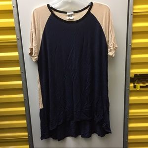 🔥 5/$25- NU Two Toned Top One Size